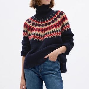 GAP Navy and Red Patterned Turtleneck Sweater